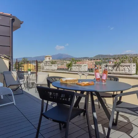 Fronte Di Garda, La Finestra Sull'acqua *