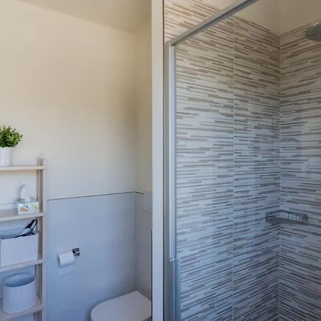 Fronte Di Garda, La Finestra Sull'acqua *